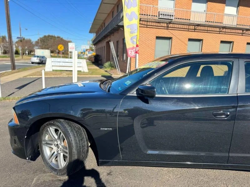 2014 Dodge Charger 7th Gen - Image 5 of 12