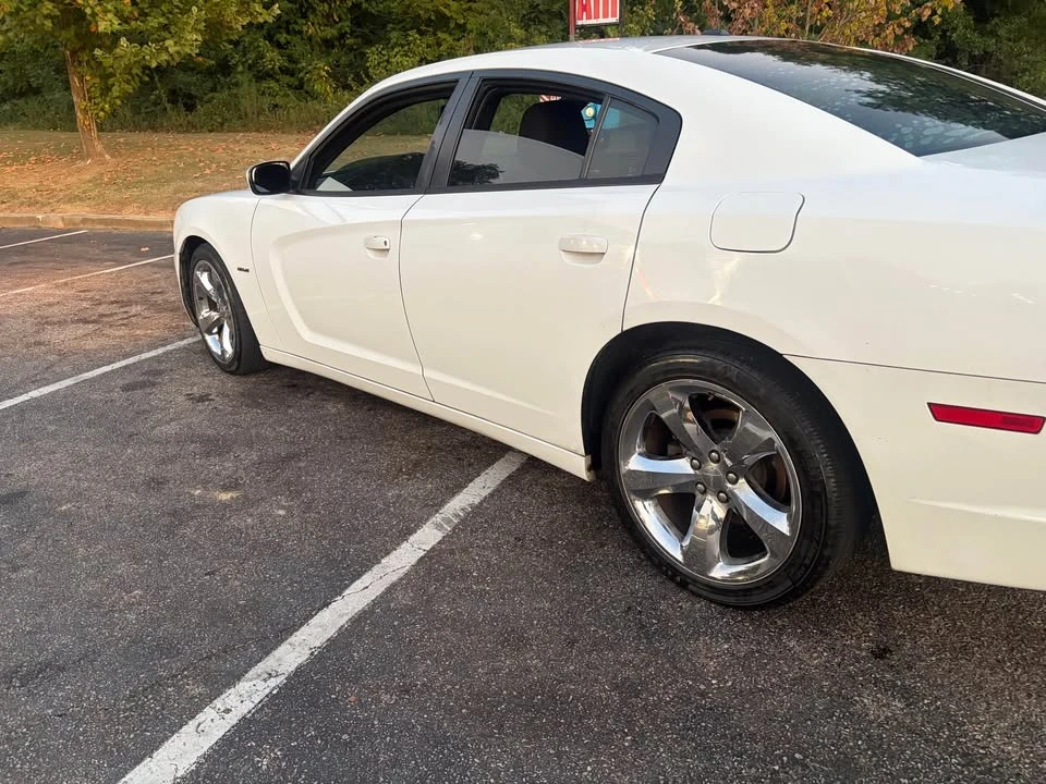 2014 Dodge Charger 7th Gen - Image 3 of 5