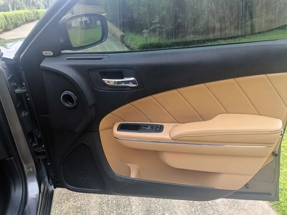 2014 Dodge Charger 7th Gen - Image 13 of 15