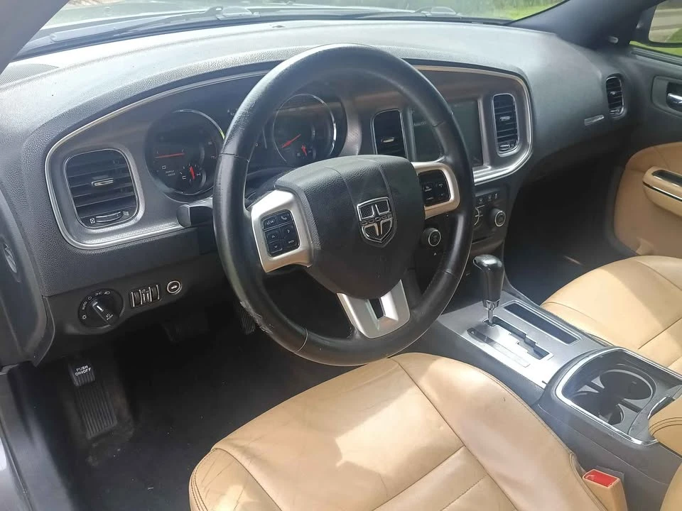 2014 Dodge Charger 7th Gen - Image 10 of 15