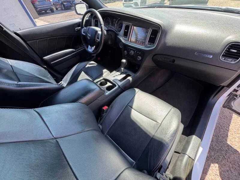 2014 Dodge Charger 7th Gen - Image 13 of 17
