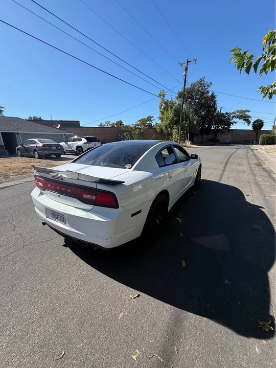 2014 Dodge Charger 7th Gen - Image 4 of 9