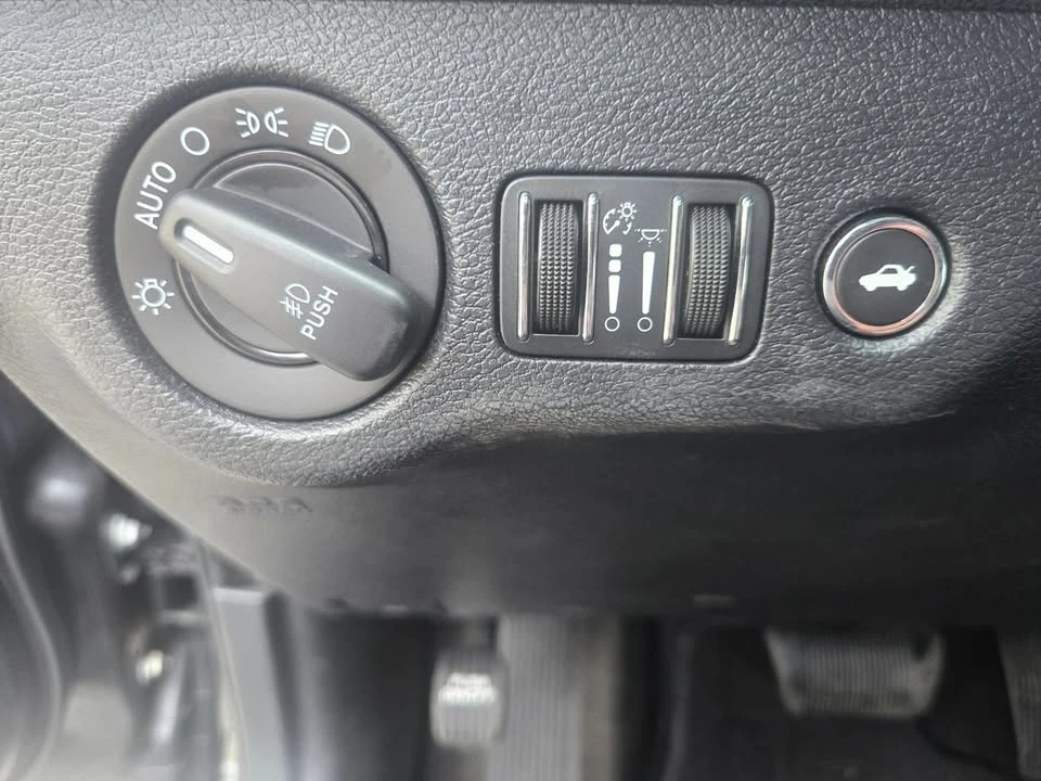 2014 Dodge Charger 7th Gen - Image 11 of 20