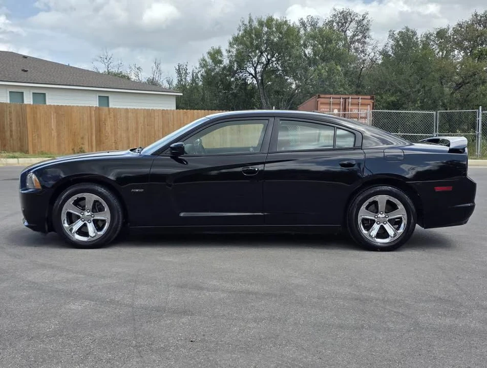2014 Dodge Charger 7th Gen - Image 4 of 14