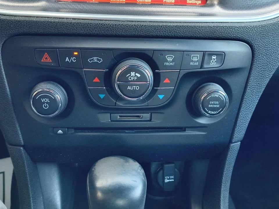 2014 Dodge Charger 7th Gen - Image 13 of 20