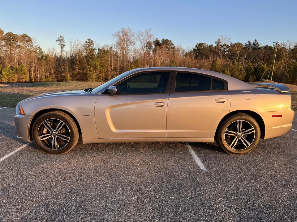 2014 Dodge Charger 7th Gen - Image 11 of 31