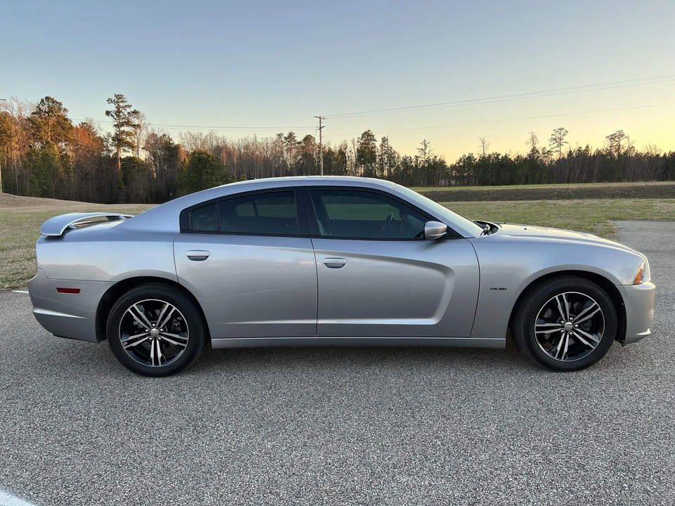 2014 Dodge Charger 7th Gen - Image 19 of 31