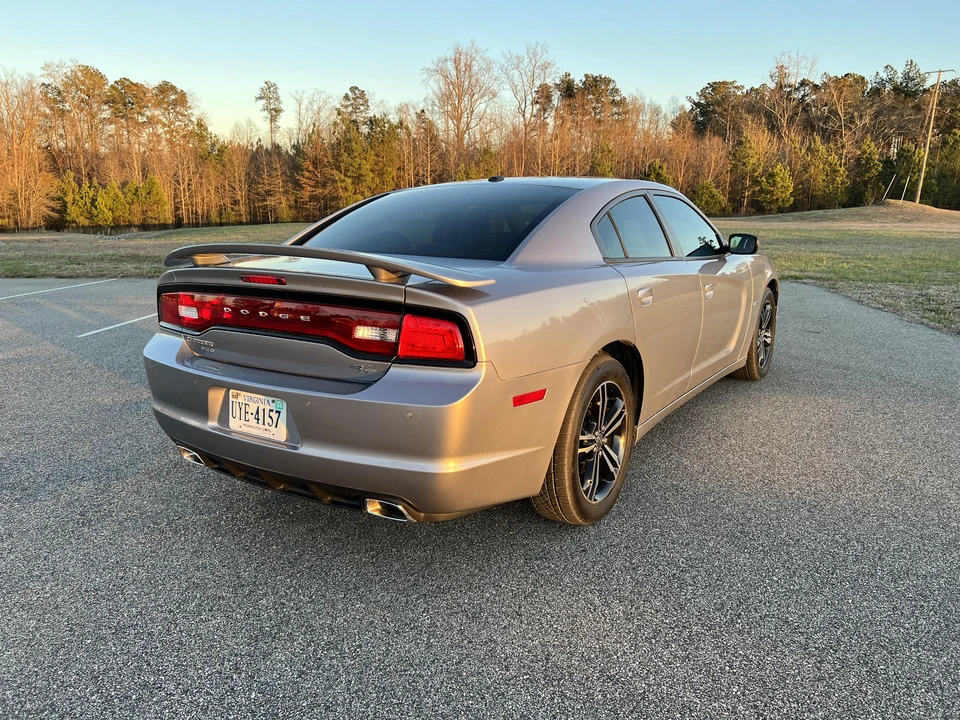 2014 Dodge Charger 7th Gen - Image 16 of 31