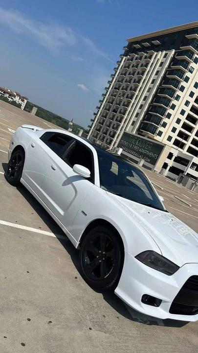 2014 Dodge Charger 7th Gen - Image 4 of 5