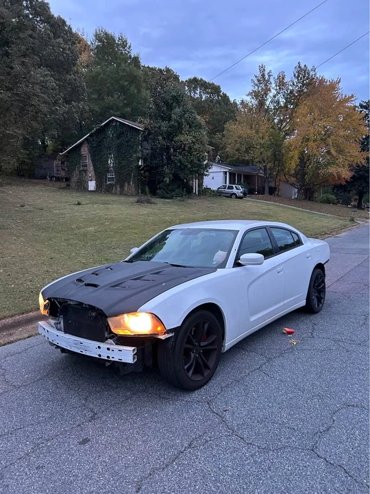 2014 Dodge Charger 7th Gen - Image 2 of 11