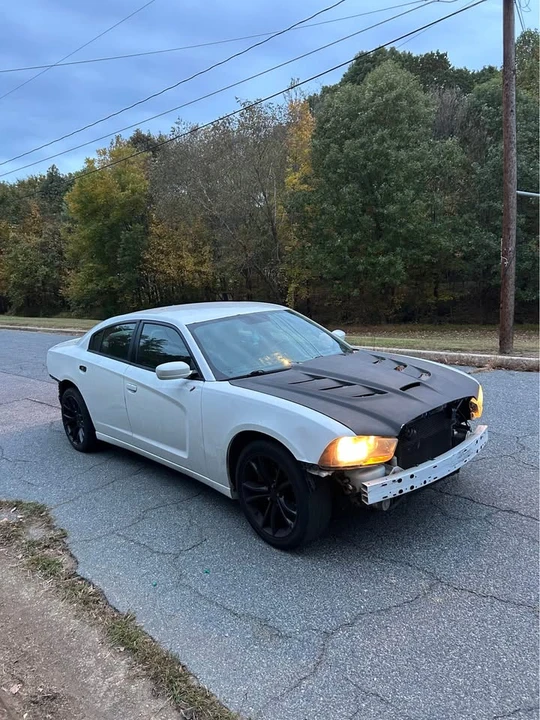 2014 Dodge Charger 7th Gen - Image 5 of 11