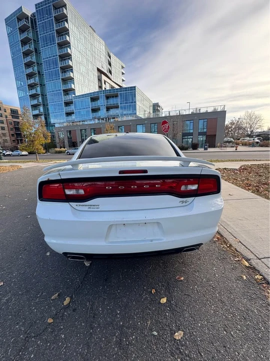 2014 Dodge Charger 7th Gen - Image 4 of 14