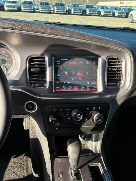 2014 Dodge Charger 7th Gen - Image 10 of 14