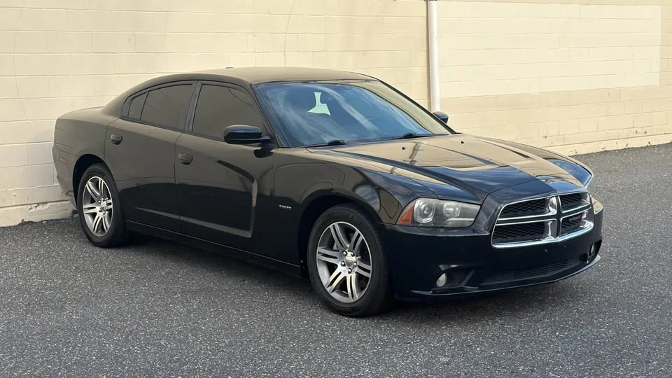 2014 Dodge Charger 7th Gen - Image 2 of 20
