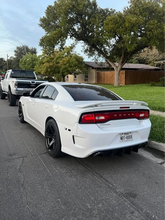 2014 Dodge Charger 7th Gen - Image 5 of 12