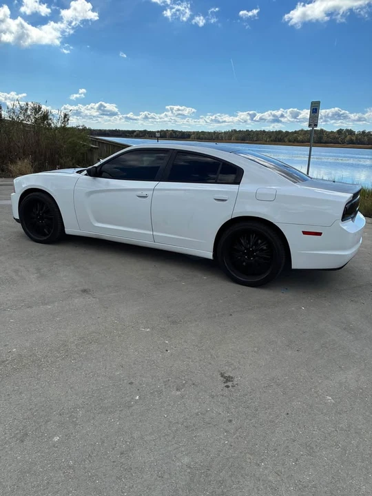 2014 Dodge Charger 7th Gen - Image 2 of 7
