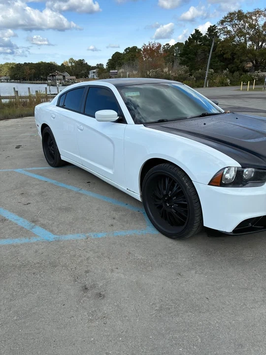 2014 Dodge Charger 7th Gen - Image 4 of 7