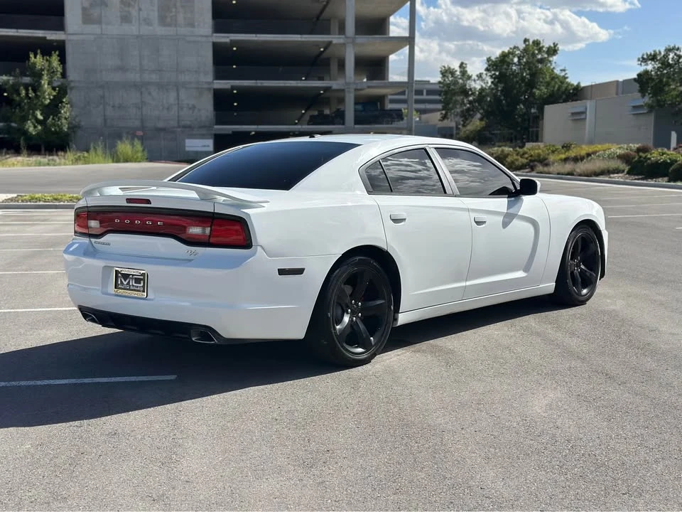 2014 Dodge Charger 7th Gen - Image 2 of 18