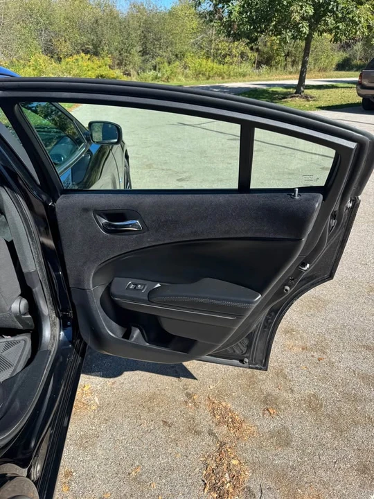 2014 Dodge Charger 7th Gen - Image 15 of 19
