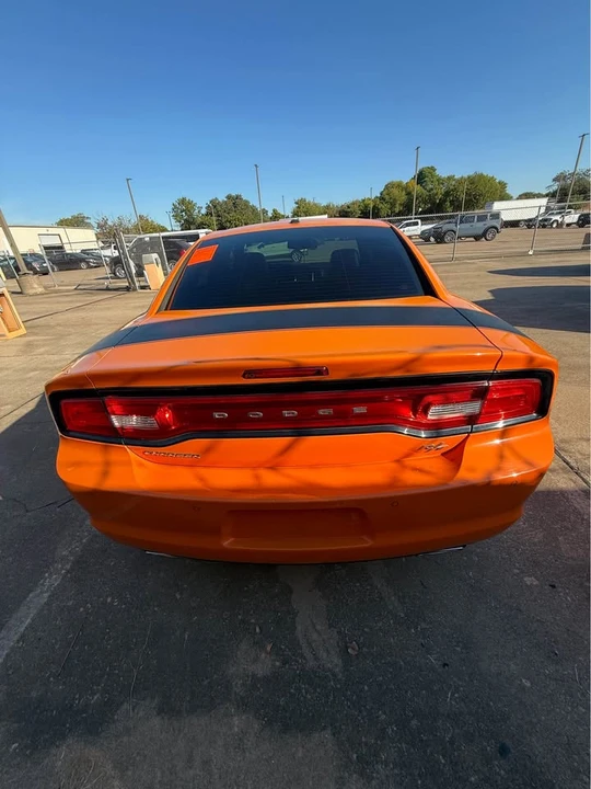 2014 Dodge Charger 7th Gen - Image 9 of 11