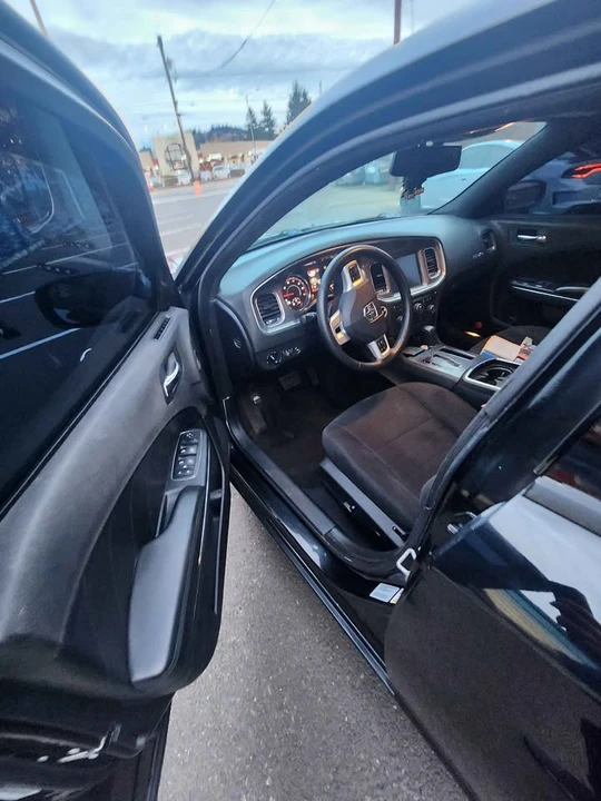 2014 Dodge Charger 7th Gen - Image 9 of 15