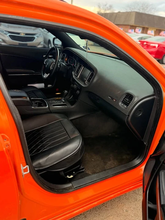 2014 Dodge Charger 7th Gen - Image 4 of 19
