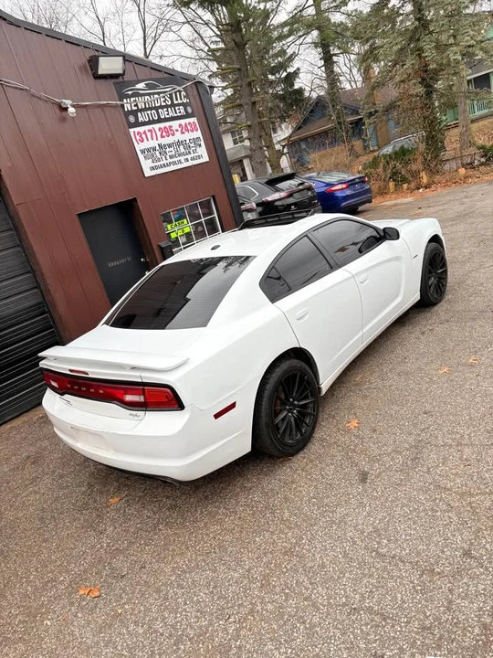 2014 Dodge Charger 7th Gen - Image 2 of 19
