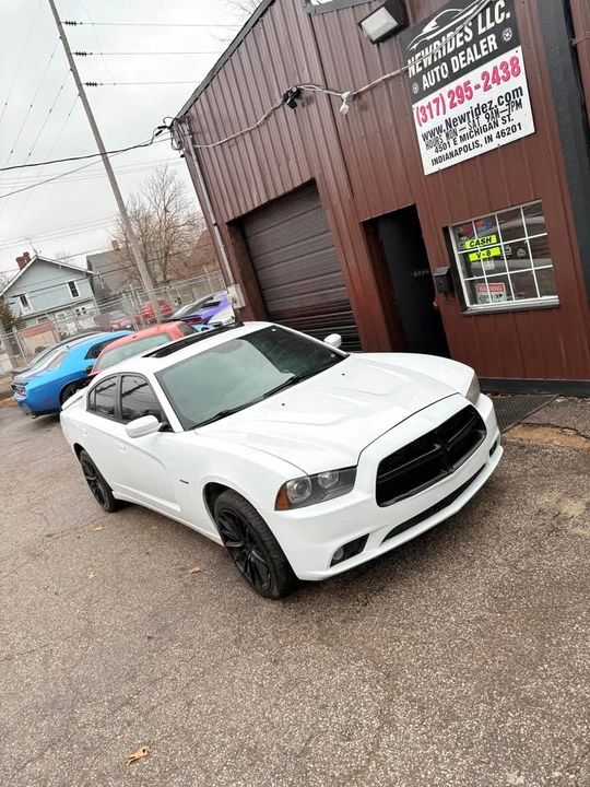2014 Dodge Charger 7th Gen - Image 4 of 19