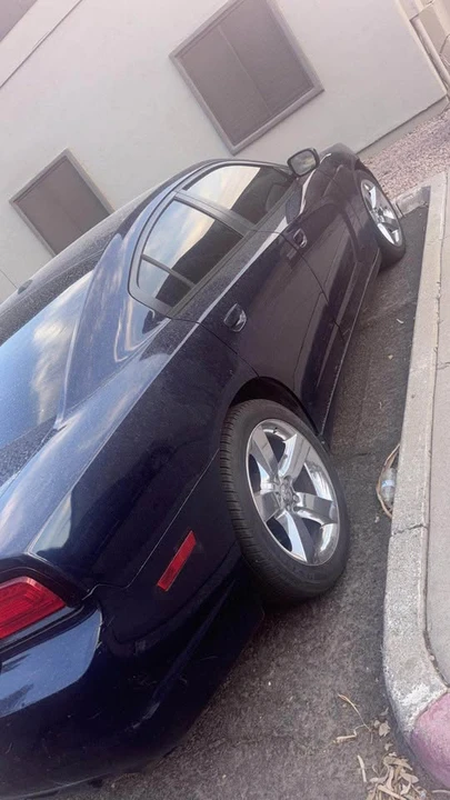 2014 Dodge Charger 7th Gen - Image 2 of 4