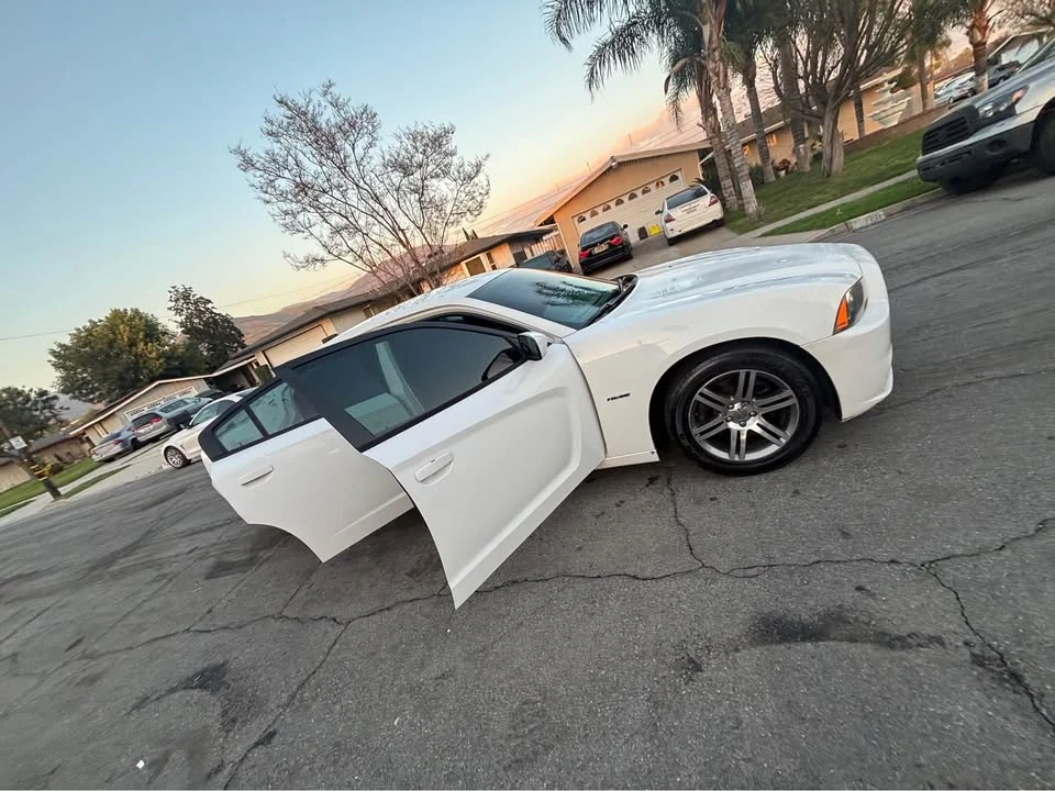 2014 Dodge Charger 7th Gen - Image 4 of 16