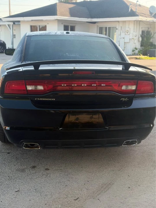 2014 Dodge Charger 7th Gen - Image 5 of 12