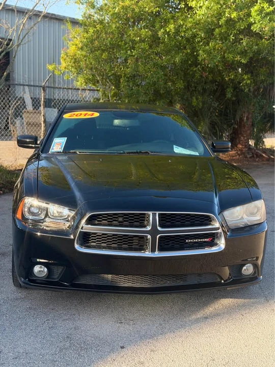 2014 Dodge Charger 7th Gen - Image 2 of 12