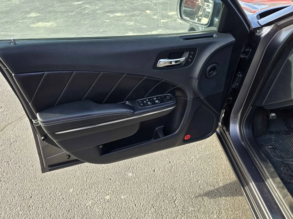 2014 Dodge Charger 7th Gen - Image 7 of 10