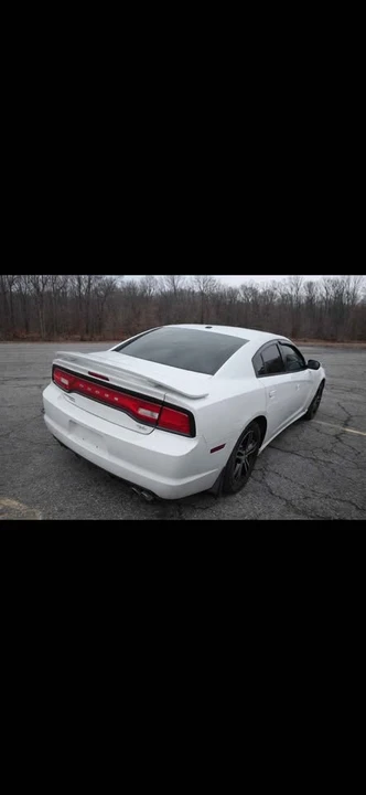2014 Dodge Charger 7th Gen - Image 4 of 8