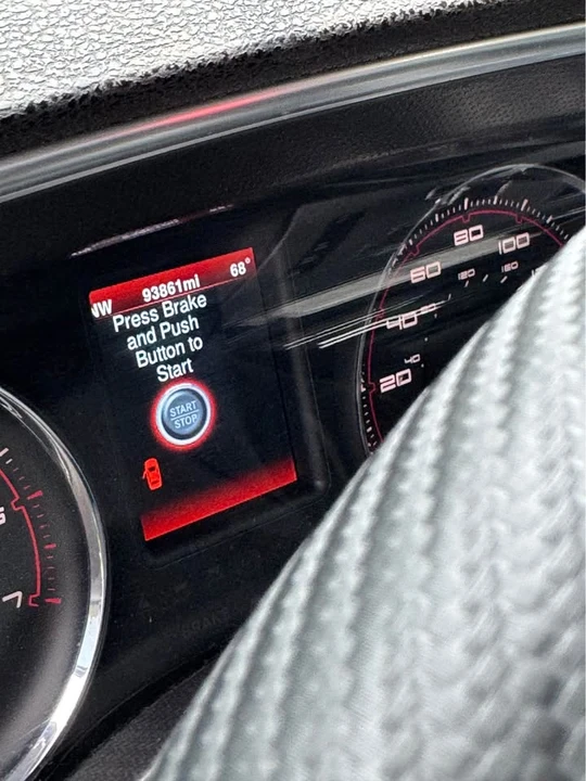 2014 Dodge Charger 7th Gen - Image 4 of 11