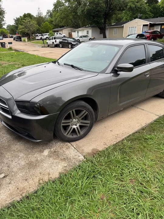 2014 Dodge Charger 7th Gen - Image 2 of 11