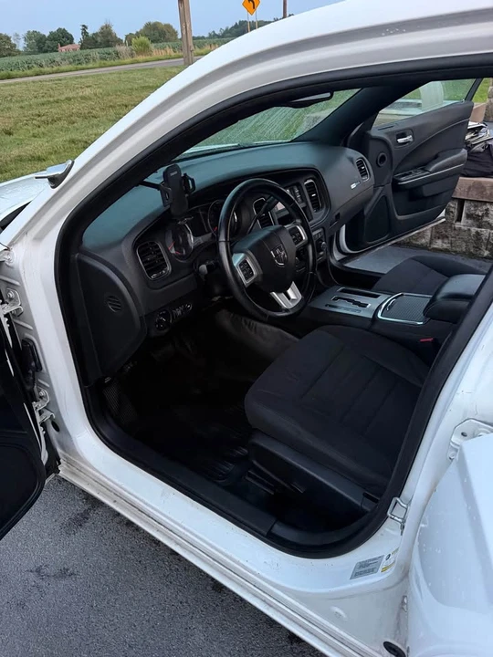 2014 Dodge Charger 7th Gen - Image 4 of 14