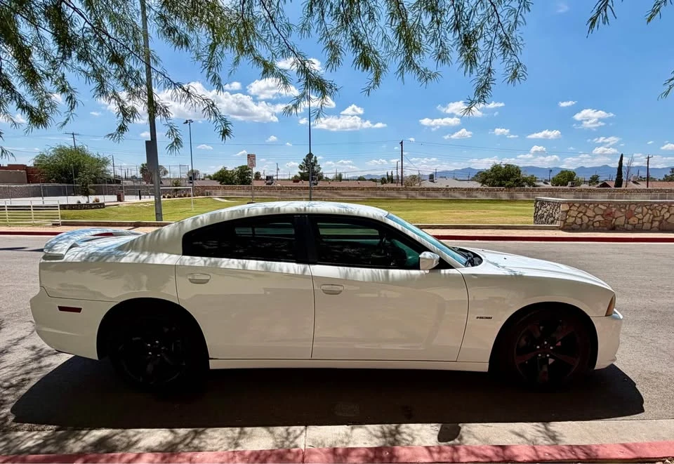 2014 Dodge Charger 7th Gen - Image 5 of 12