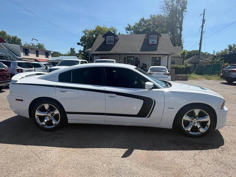 2014 Dodge Charger 7th Gen - Image 12 of 14