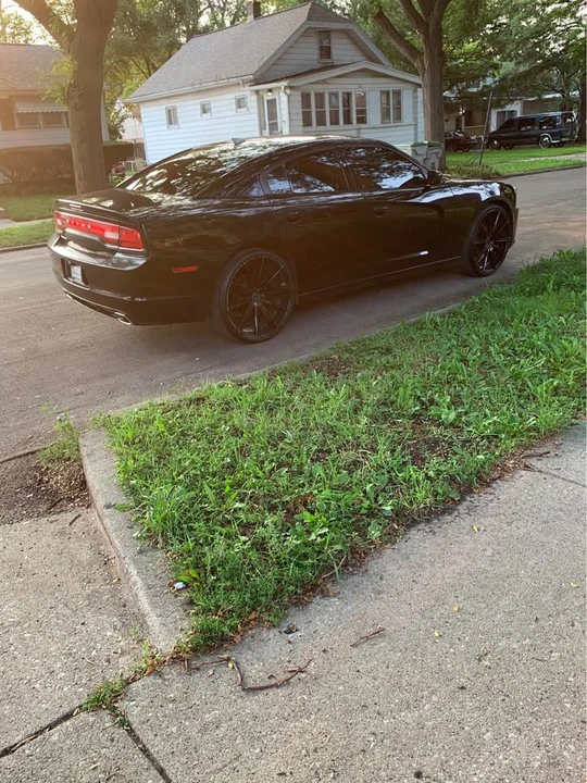 2014 Dodge Charger 7th Gen - Image 4 of 4