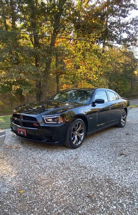 2014 Dodge Charger 7th Gen - Image 2 of 3