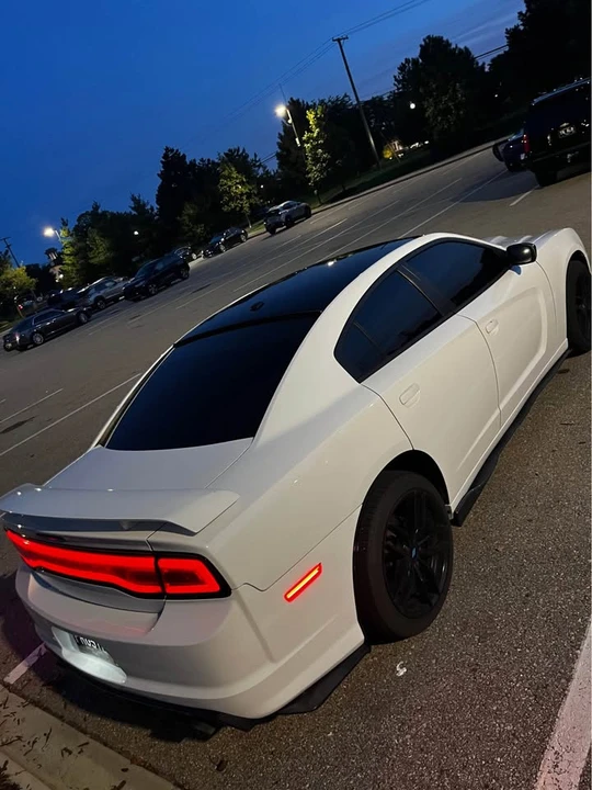 2014 Dodge Charger 7th Gen - Image 2 of 11