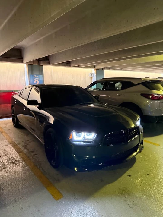 2014 Dodge Charger 7th Gen - Image 2 of 10