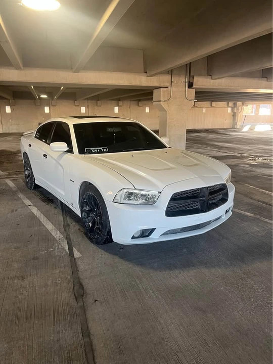 2014 Dodge Charger 7th Gen - Image 2 of 7