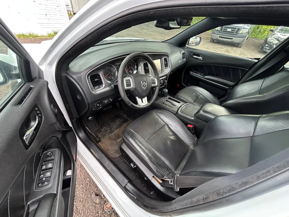 2014 Dodge Charger 7th Gen - Image 5 of 10