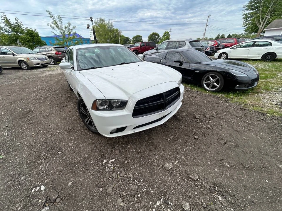 2014 Dodge Charger 7th Gen - Image 2 of 10