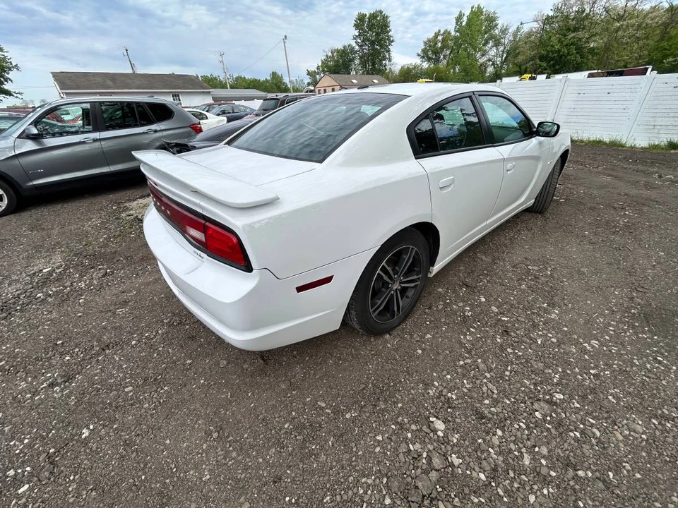 2014 Dodge Charger 7th Gen - Image 3 of 10