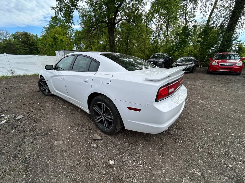 2014 Dodge Charger 7th Gen - Image 4 of 10
