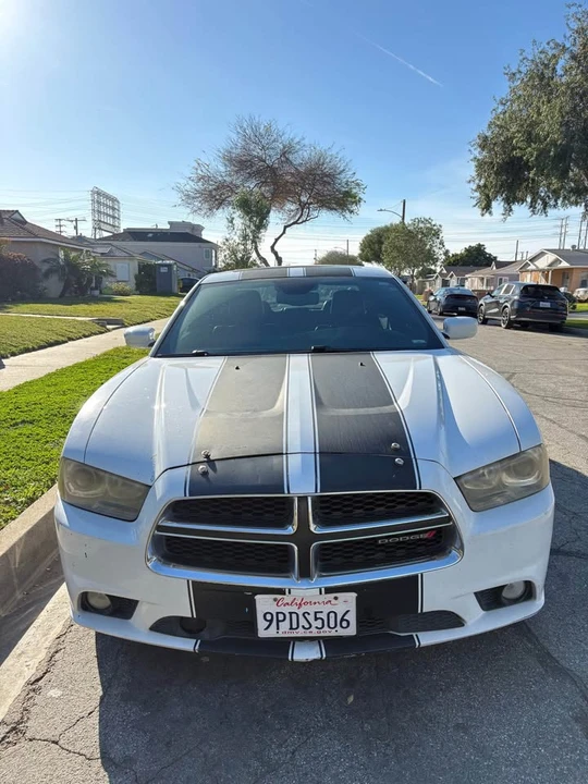 2014 Dodge Charger 7th Gen - Image 4 of 11