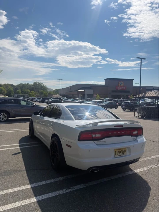2014 Dodge Charger 7th Gen - Image 3 of 12